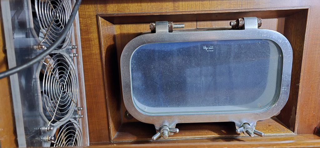 Geschlossenen Luke über Herd ohne Dunstabsaugung